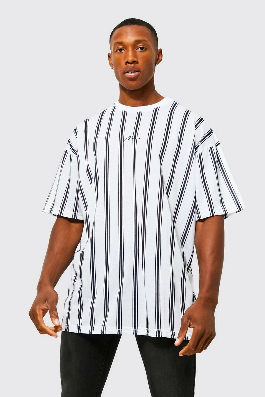 Coupon โ Oversized Stripe Man Signature T-shirt White ๐ 3 Coupon โ Oversized Stripe Man Signature T-shirt White ๐